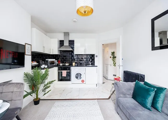 London Bridge Compact Apartment, Sleeps 3 , Tube 3 Mins Walk , Zone 1 , Weekly Offers